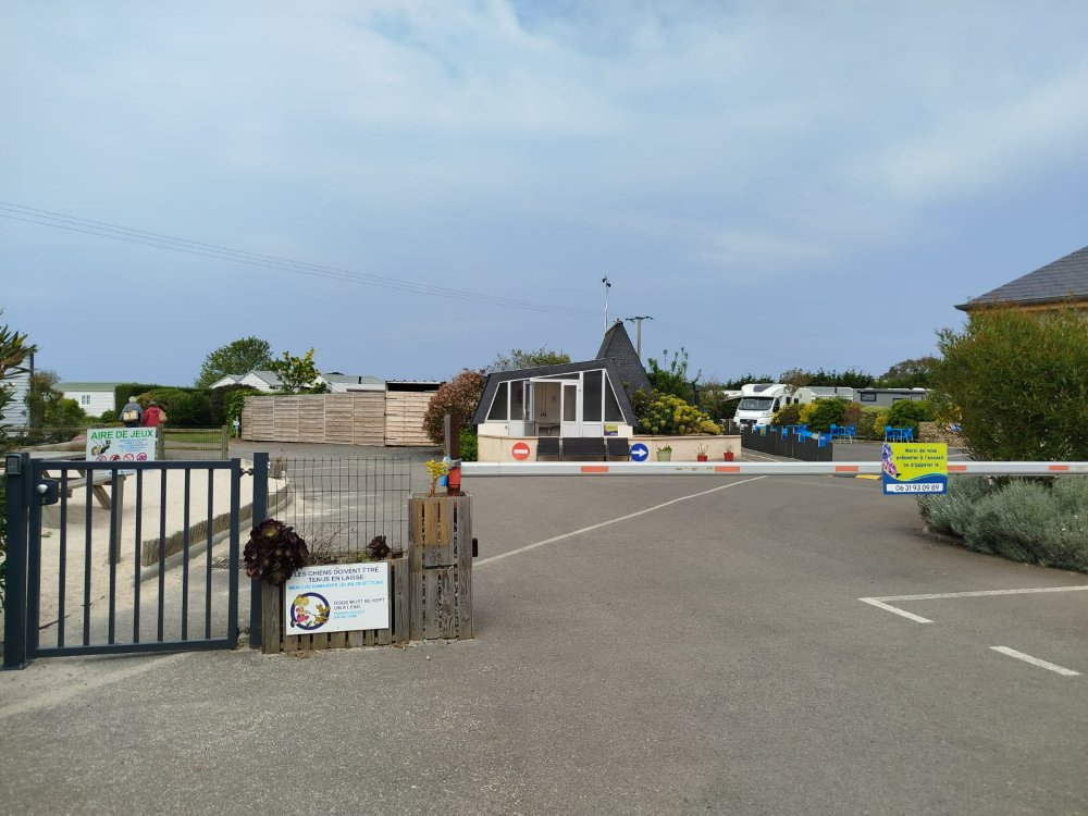 Aire camping-car � Pleubian (22610) - Photo 5